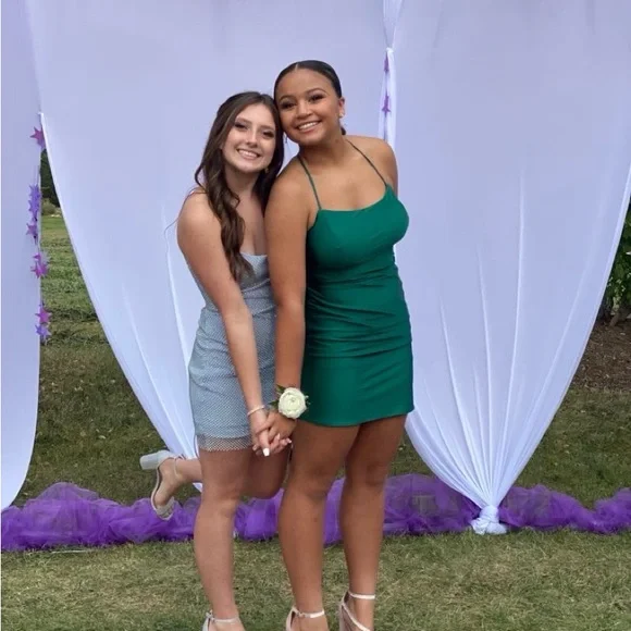 Emerald Green Ruched Bodycon Prom Dress - Picture 1 of 4